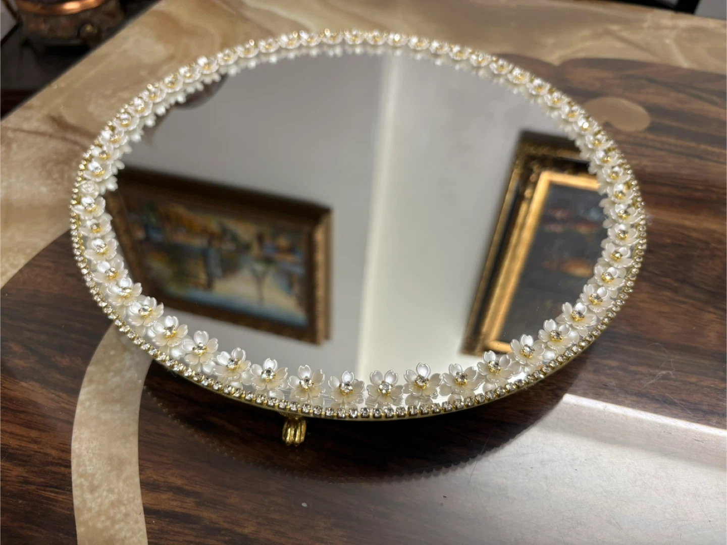Round mirror with white floral and gold rhinestone border - photo 4