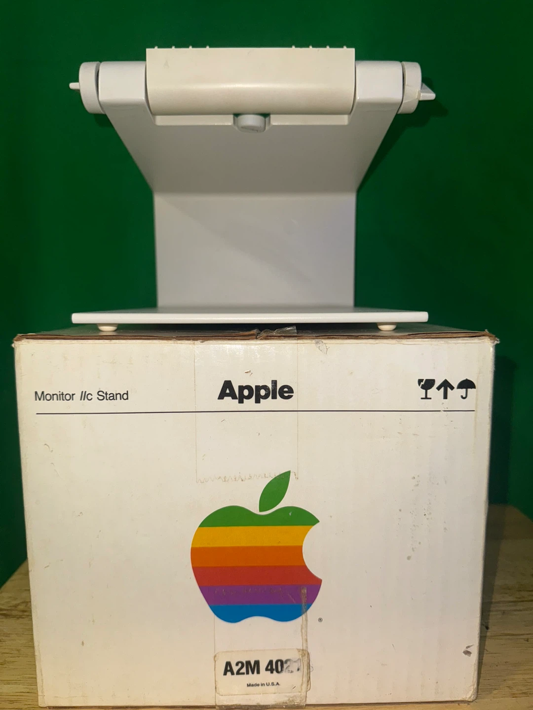 Apple Monitor //c Stand - Model A2M4021