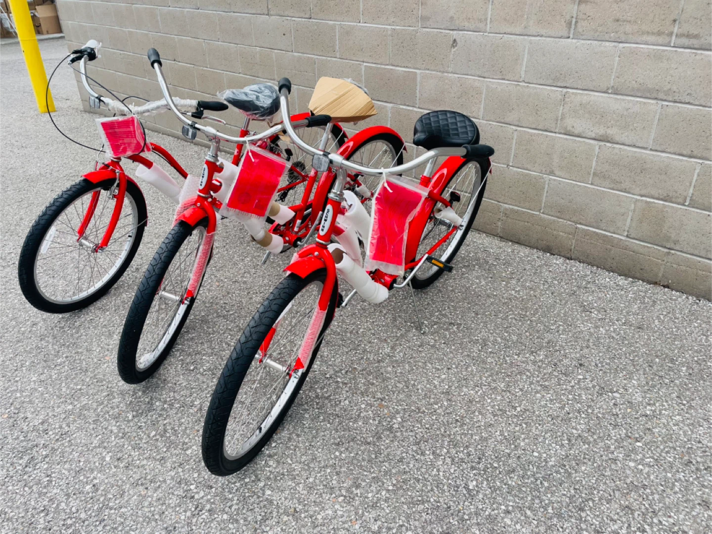 Girls 26” Cruiser Bike Schwinn BRAND NEW Starts @ $150 - photo 5