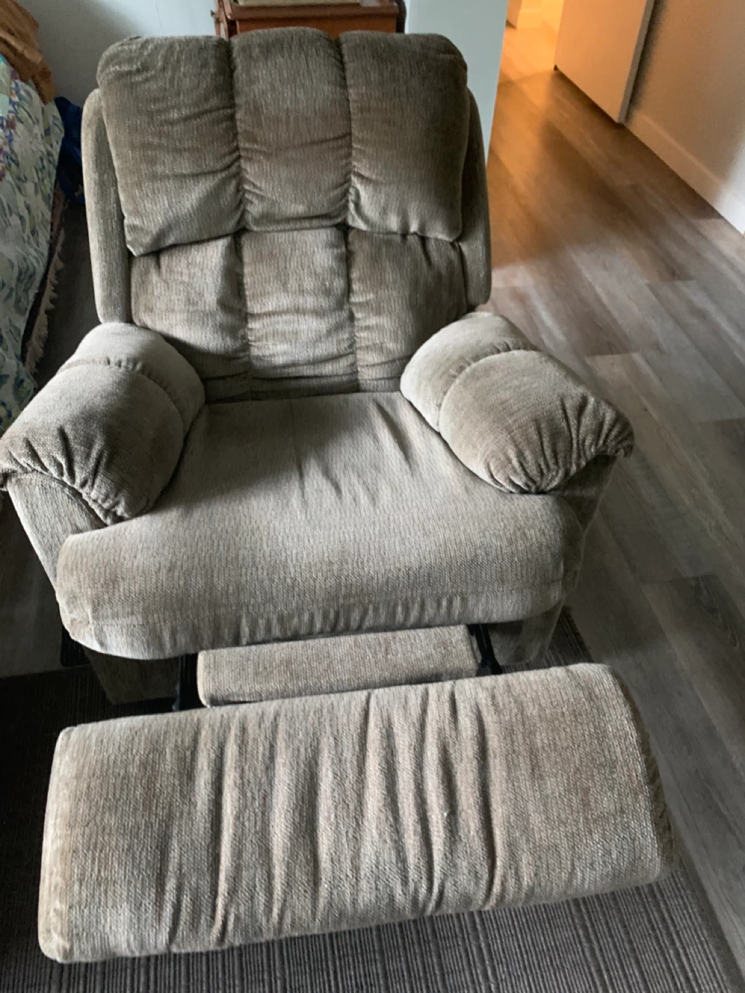 Comfortable Recliner Chair