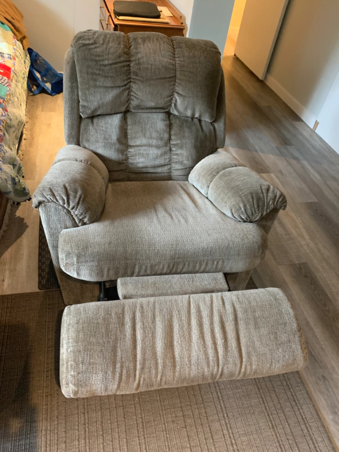 Comfortable Recliner Chair - photo 2