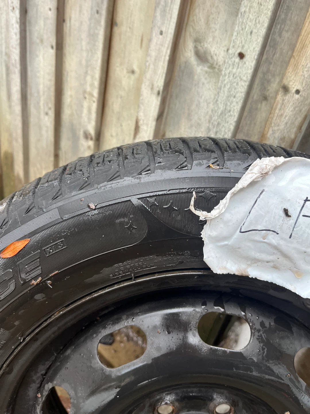 Michelin Winter Tire on Rim 195/65r15 - photo 2