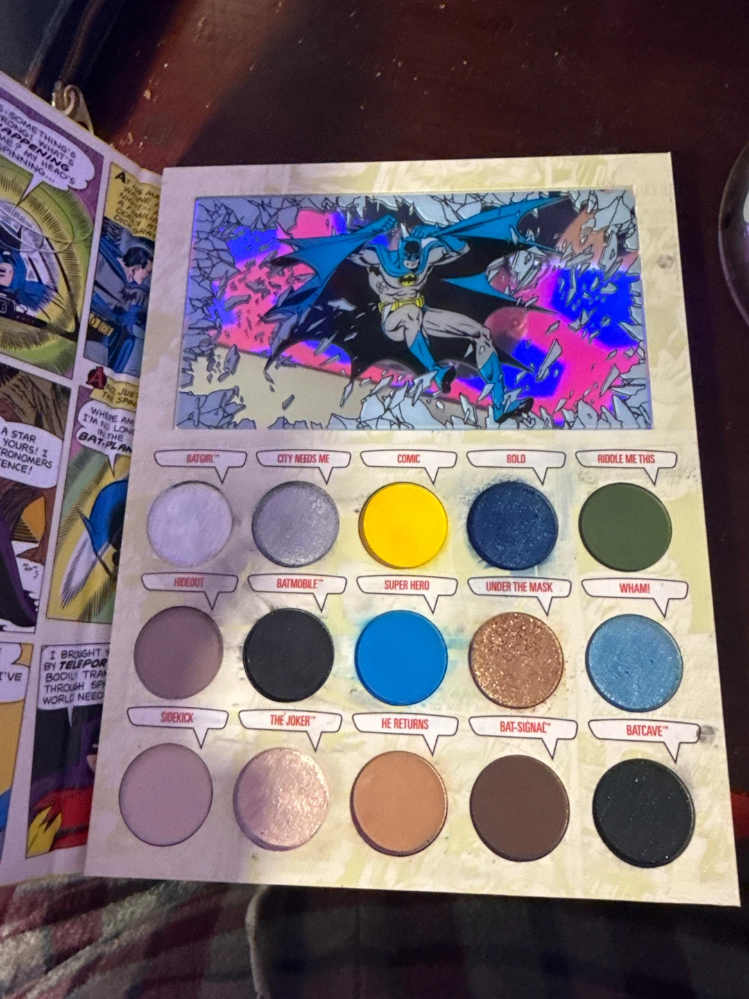 Kylie Cosmetics Batman Pressed Powder Palette - photo 2