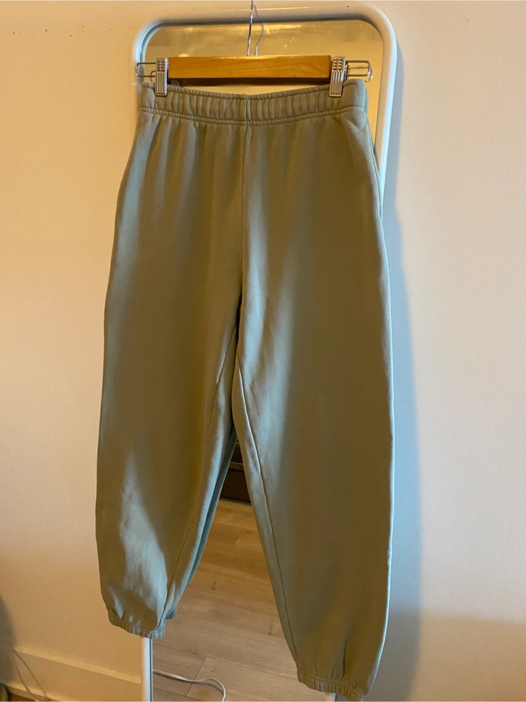 Tna Mega fit Sweatpants - Sage Green