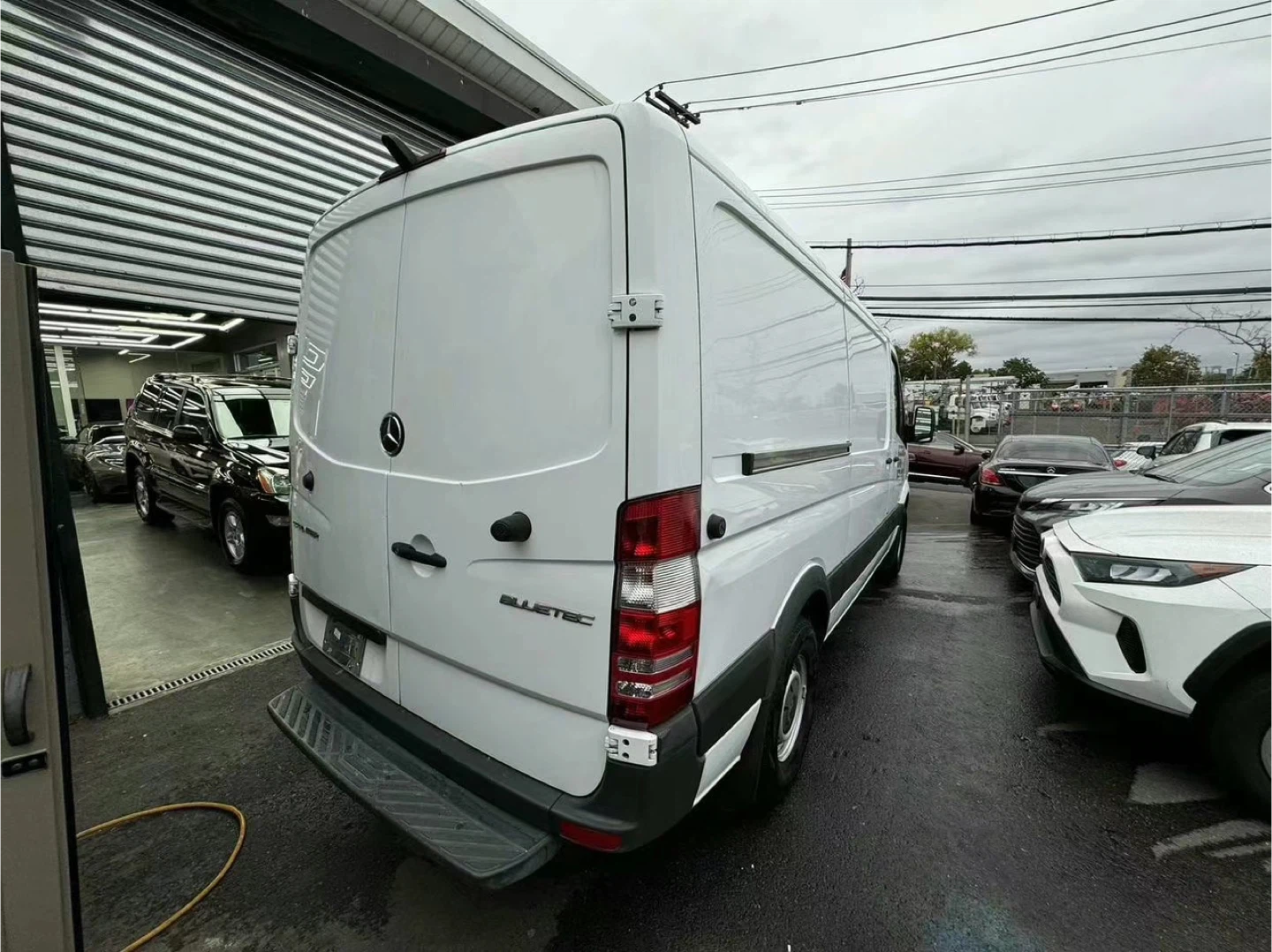 Mercedes-Benz Sprinter Van - photo 4