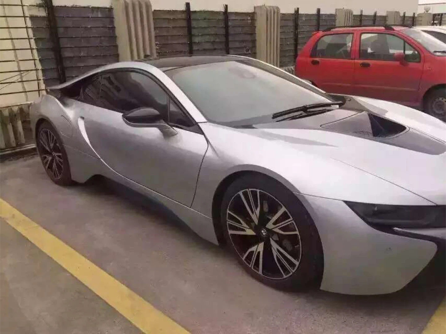 BMW i8 Silver - photo 2