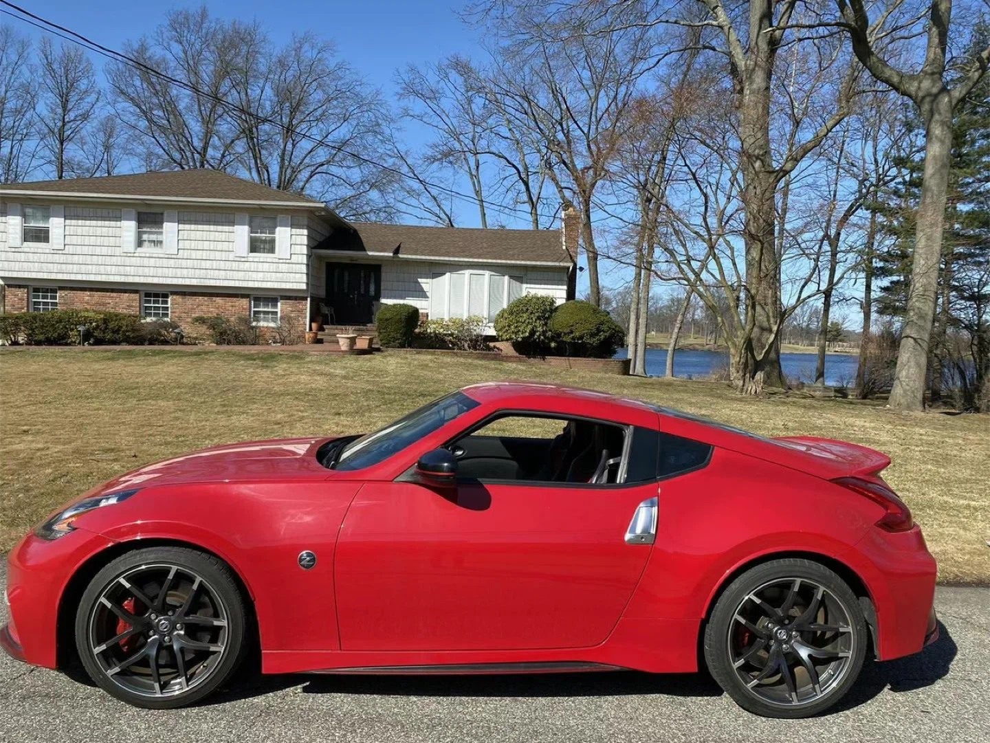 Red Nissan 370Z Nismo - photo 3