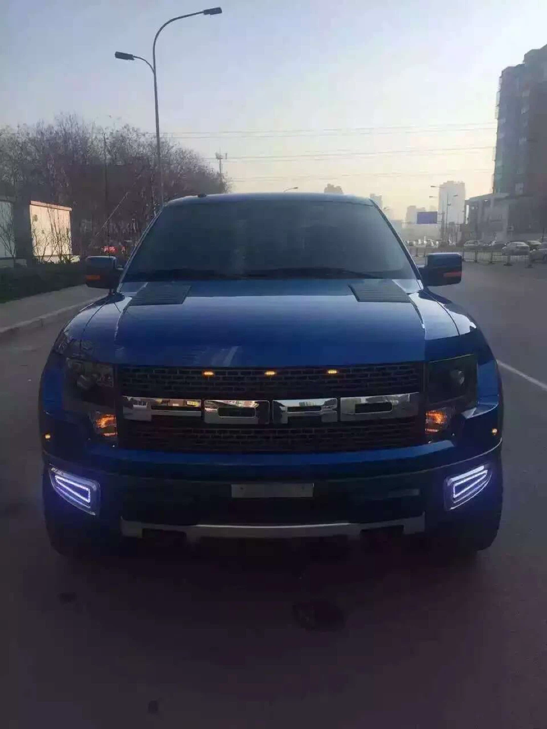 Ford F-150 SVT Raptor Truck