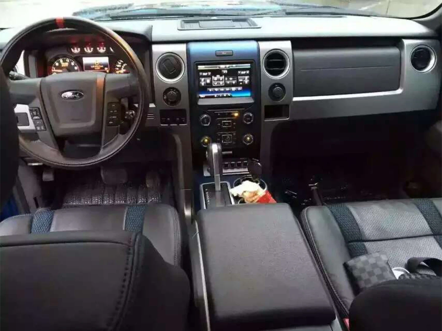Ford F-150 SVT Raptor Truck - photo 2