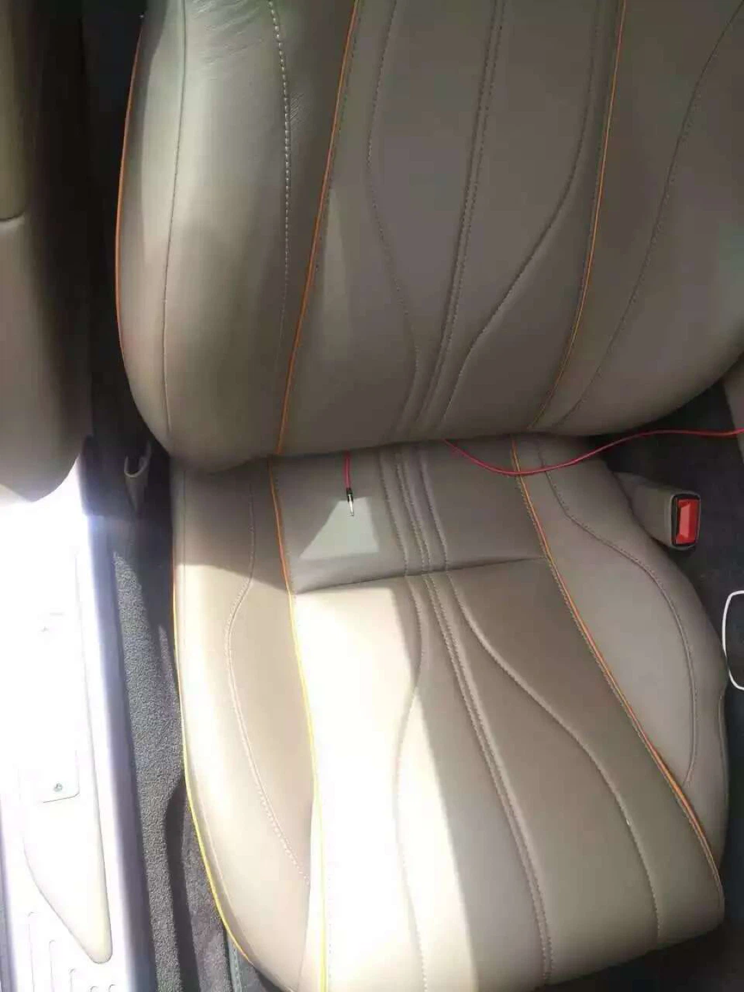 Aston Martin DB9 Car Seats - photo 3