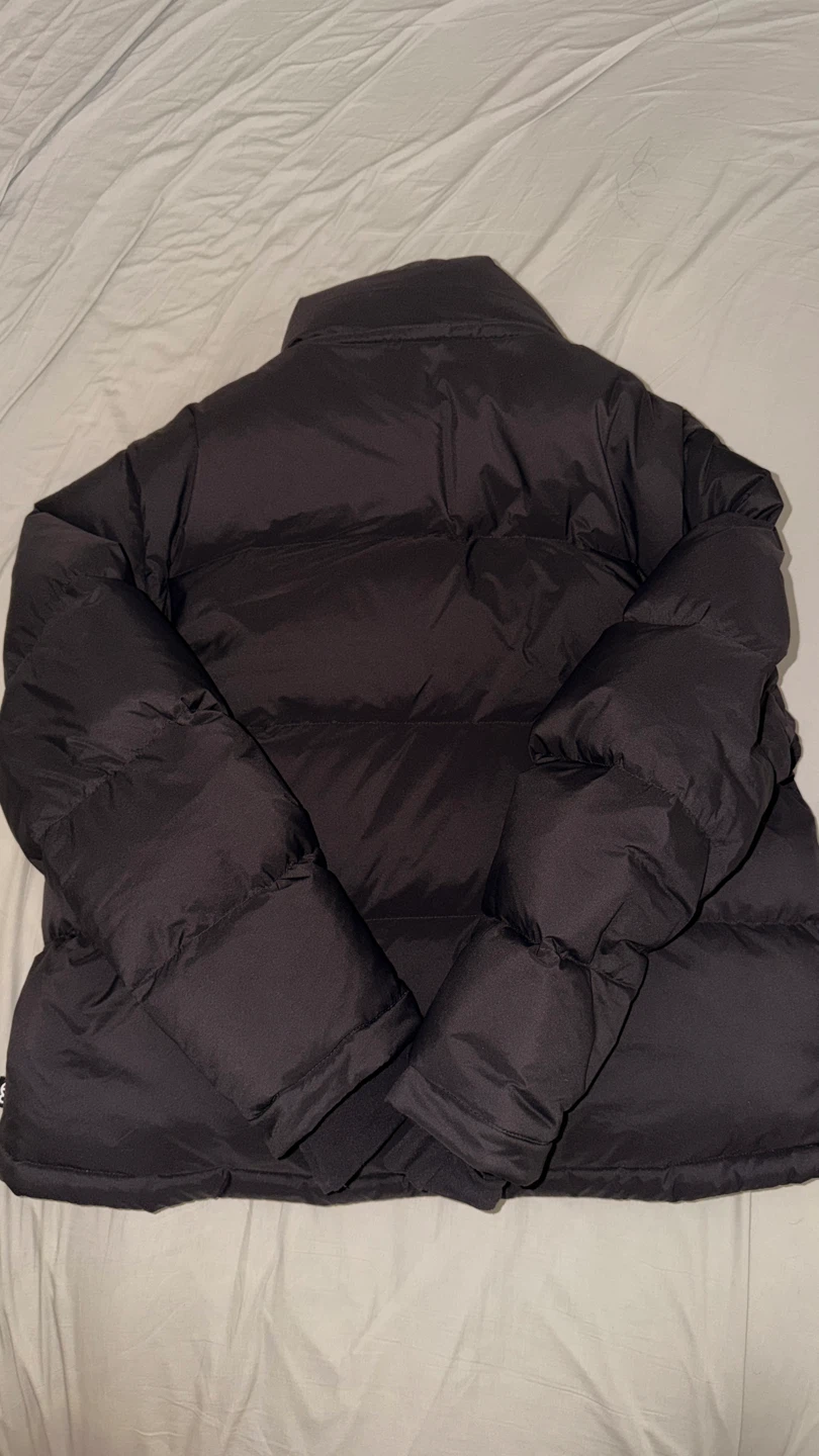 Aritzia Super Puff Shorty/Cropped (Women’s Large) • Black - photo 2