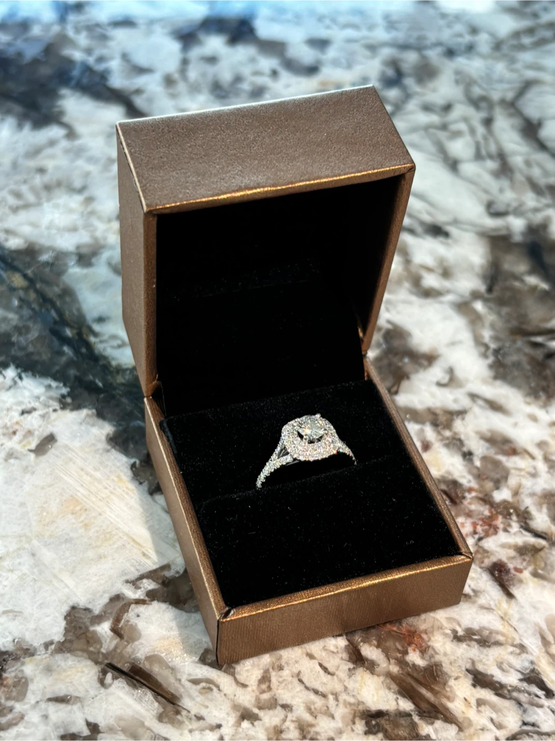 18k White Gold Diamond Ring