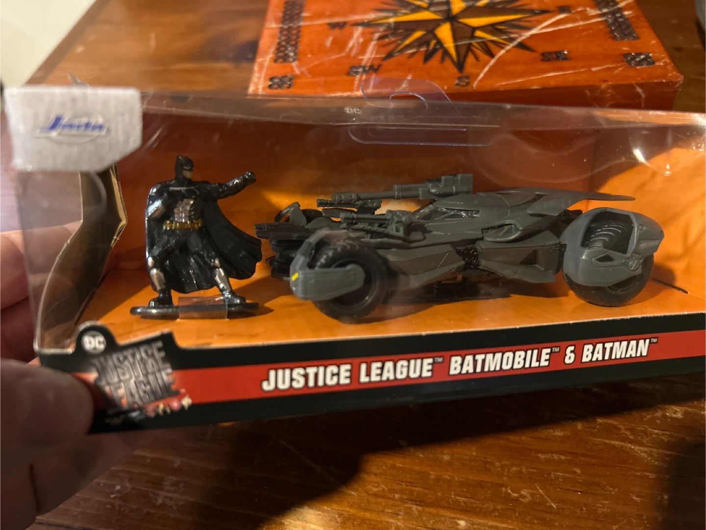 Jada Justice League Batmobile & Batman Figure - photo 2