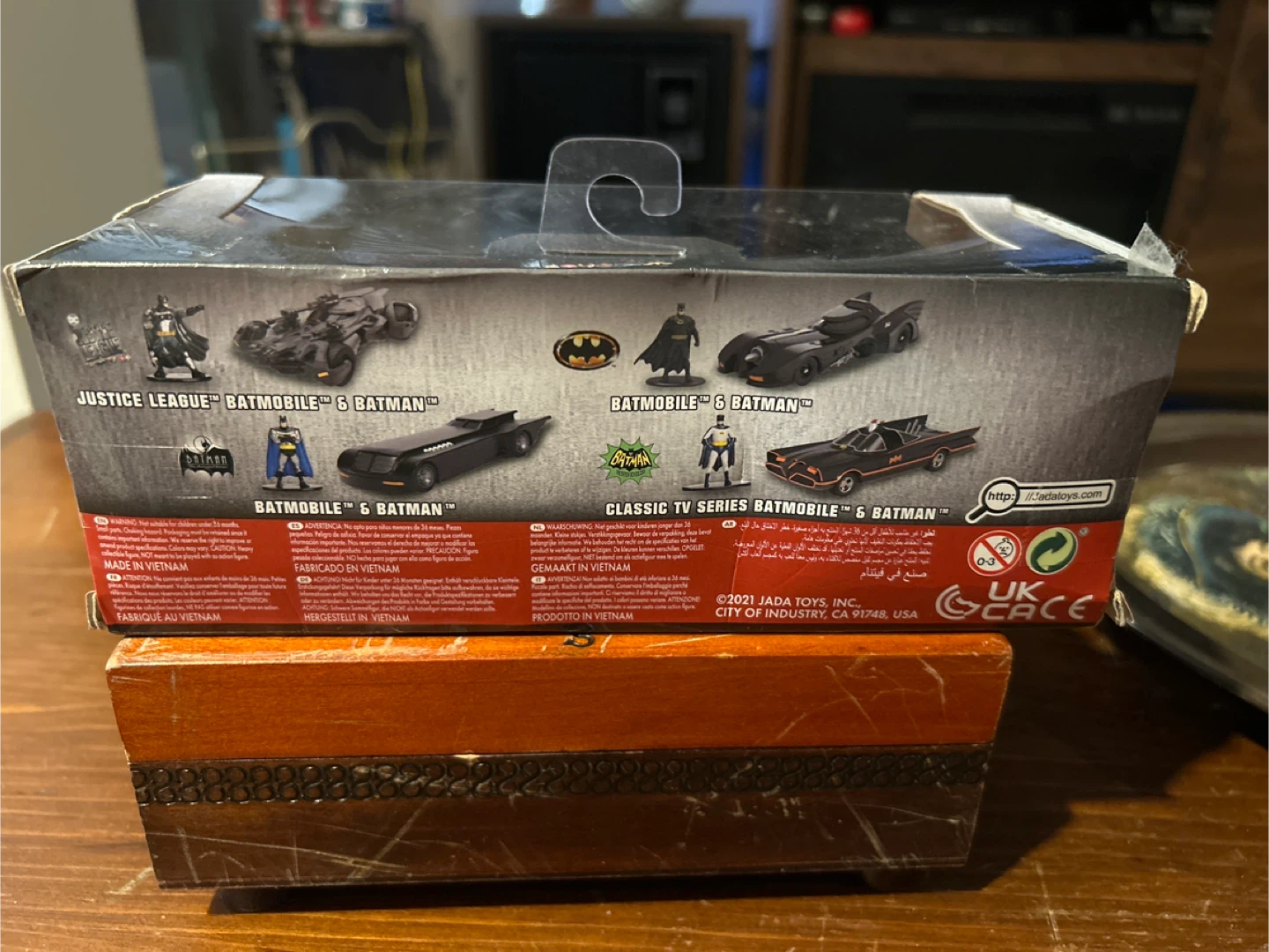 Jada Justice League Batmobile & Batman Figure - photo 3