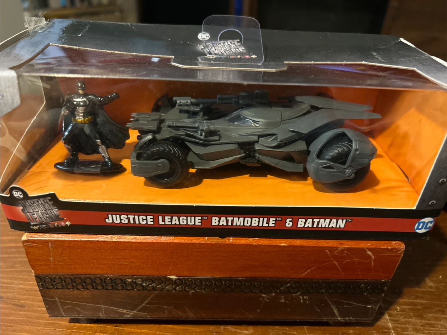 Jada Justice League Batmobile & Batman Figure