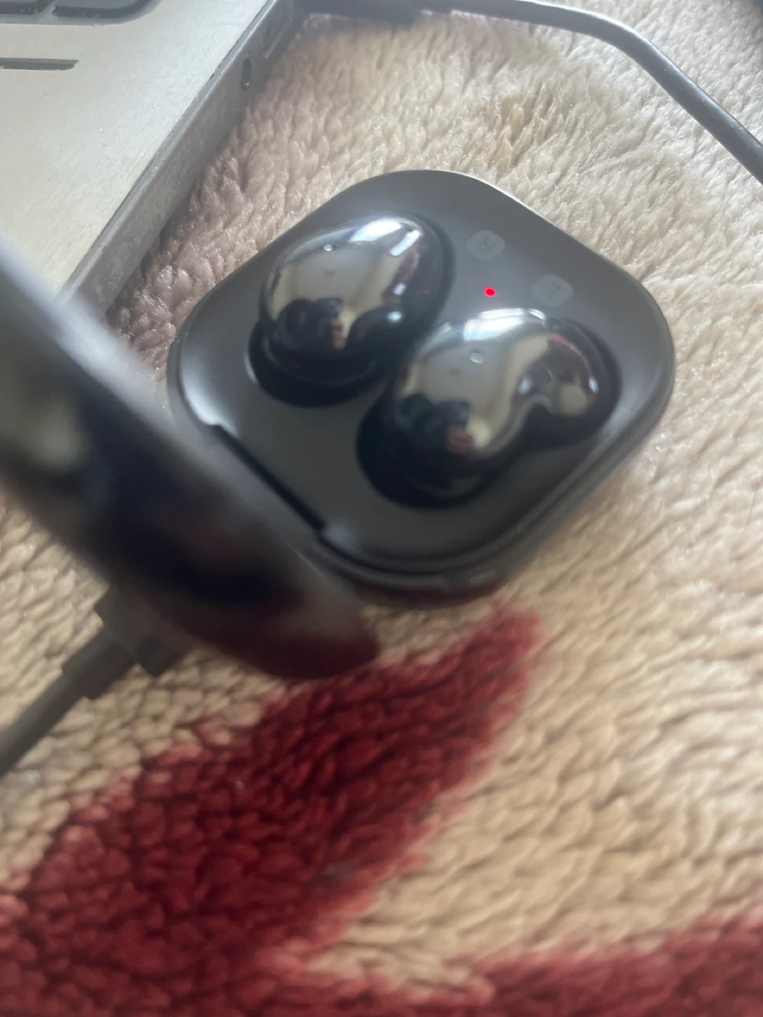 Samsung Buds Live - like new in Box - photo 2