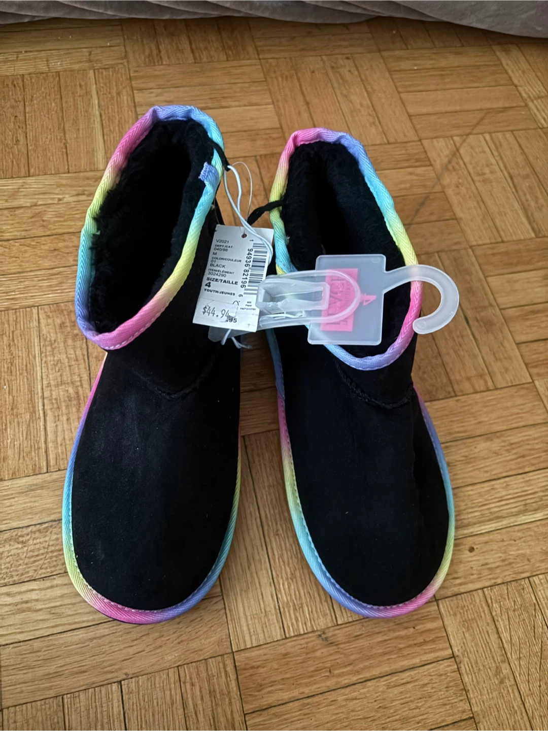 New Black Youth Size 4 Slippers
