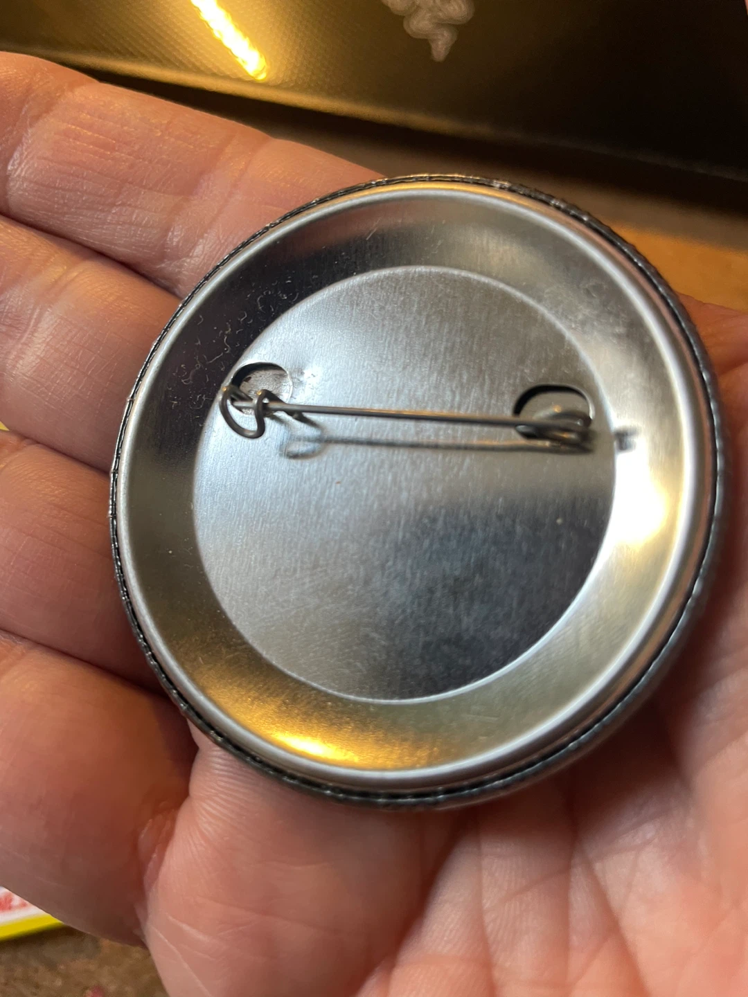 Auston 4:16 Button Pin Toronto Maple Leafs 🧡 - photo 2