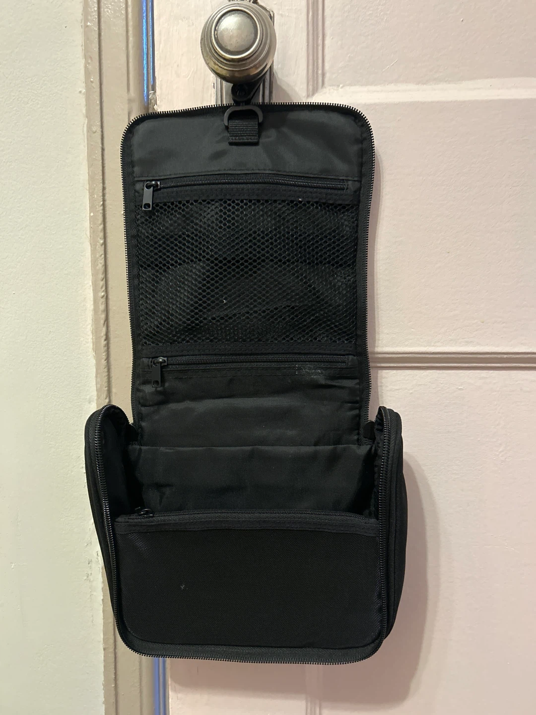 MUJI Black Hanging Toiletry Bag - photo 2