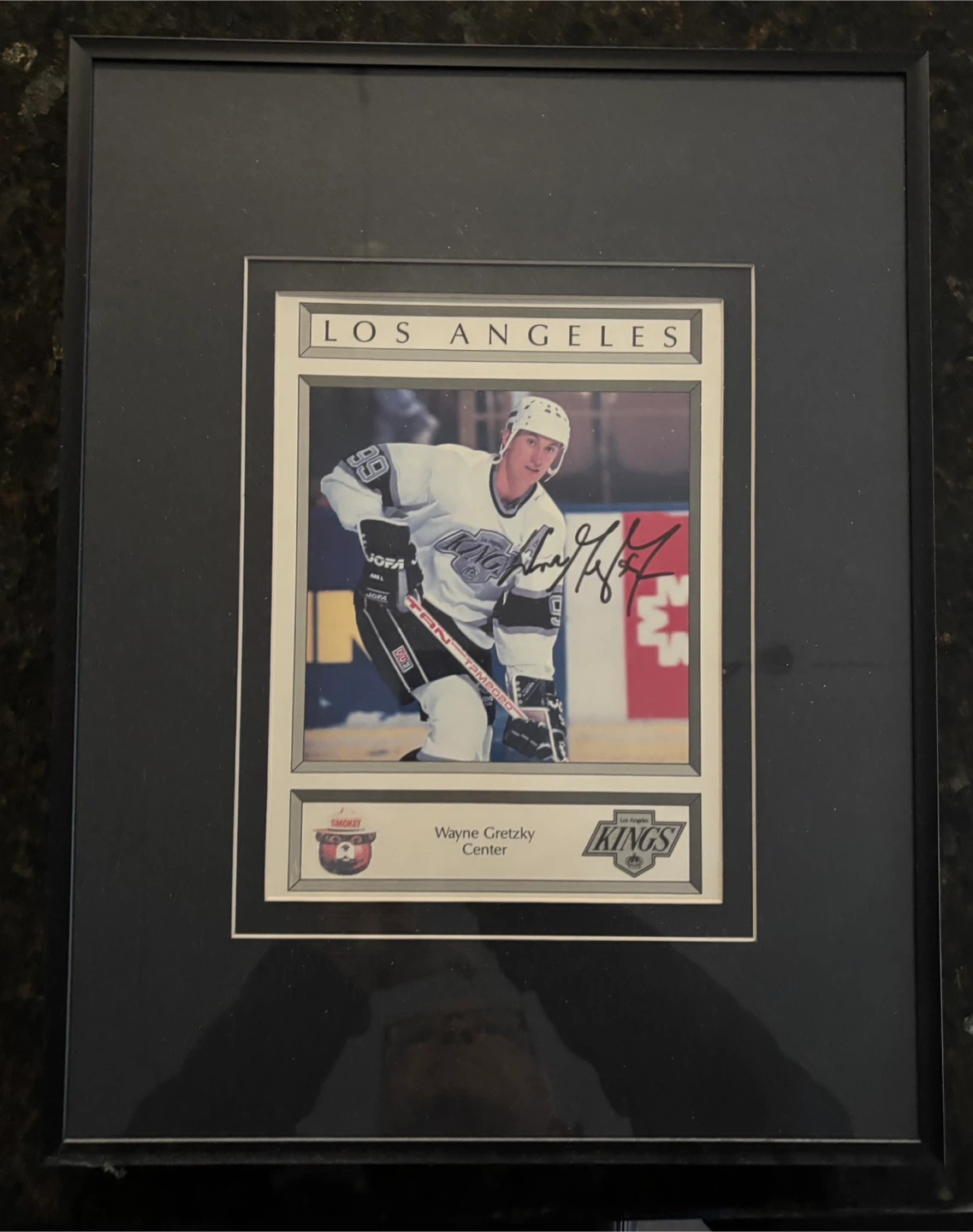 Wayne Gretzky signed photo and Collector Plate