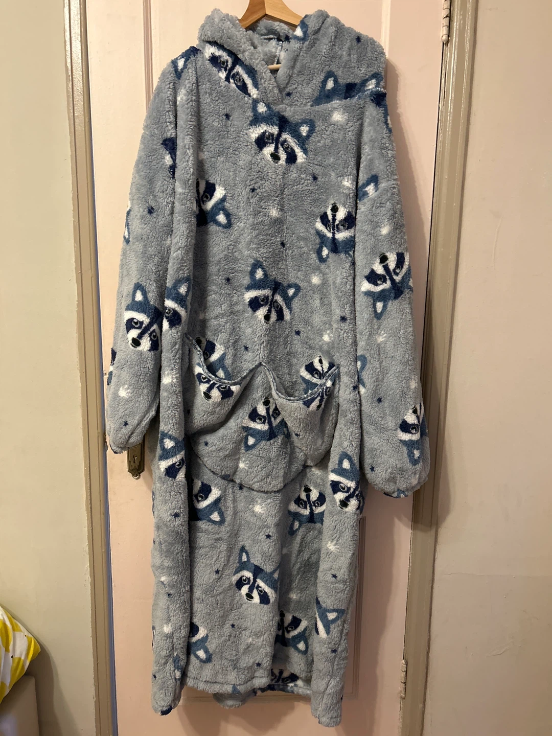 Oversized Wearable Blanket Hoodie - Raccoon Pattern