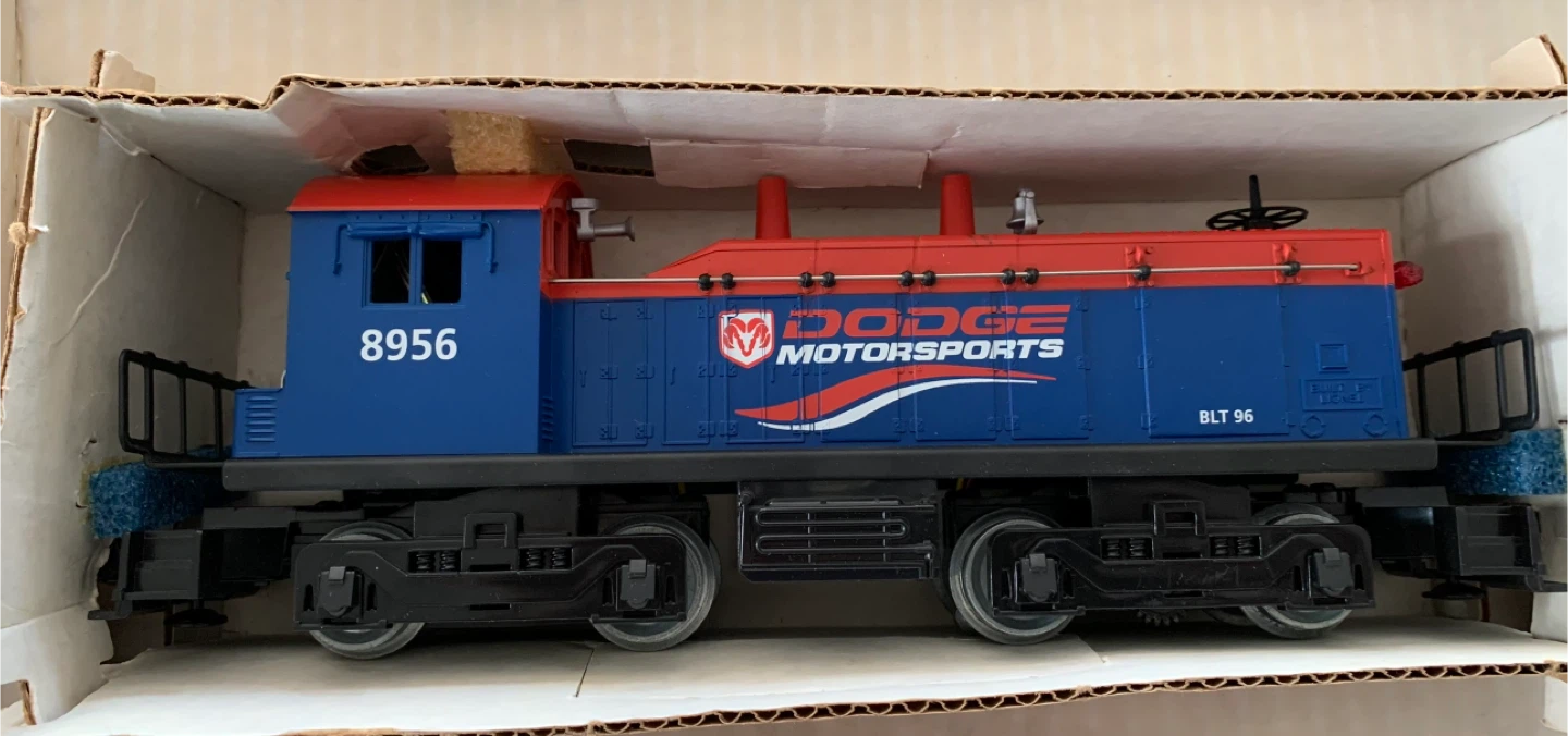 Lionel Dodge Motorsports Express Train Set - photo 3
