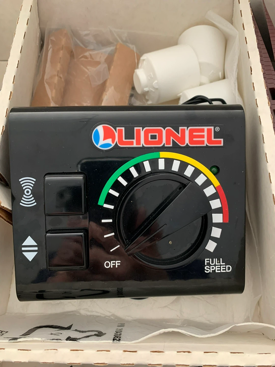 Lionel Dodge Motorsports Express Train Set - photo 5