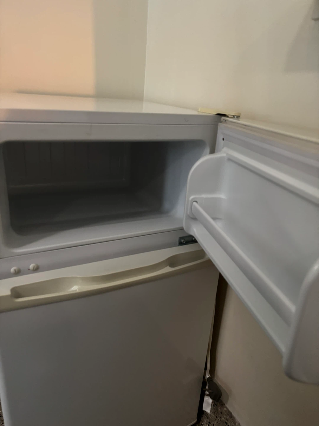 Danby Designer Refrigerator/Freezer - photo 3