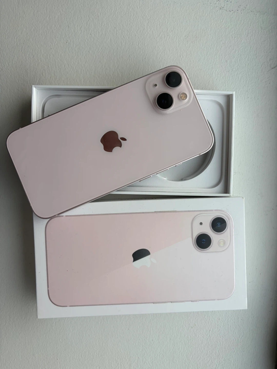 New Apple iPhone 13 128GB Pink with Screen Protector - photo 2