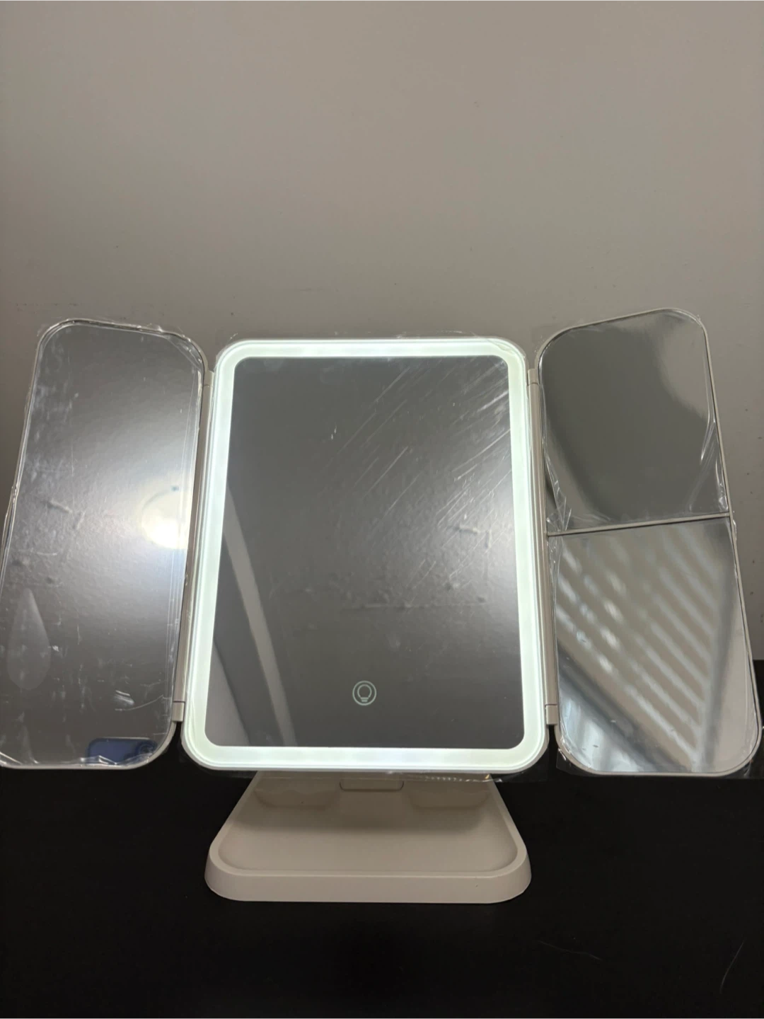 LED lighted cosmetic mirrors - photo 3