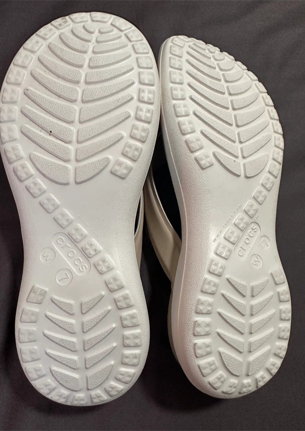 Crocs Dual Comfort Capri V Sporty Flip Flops - Size 7 - photo 5