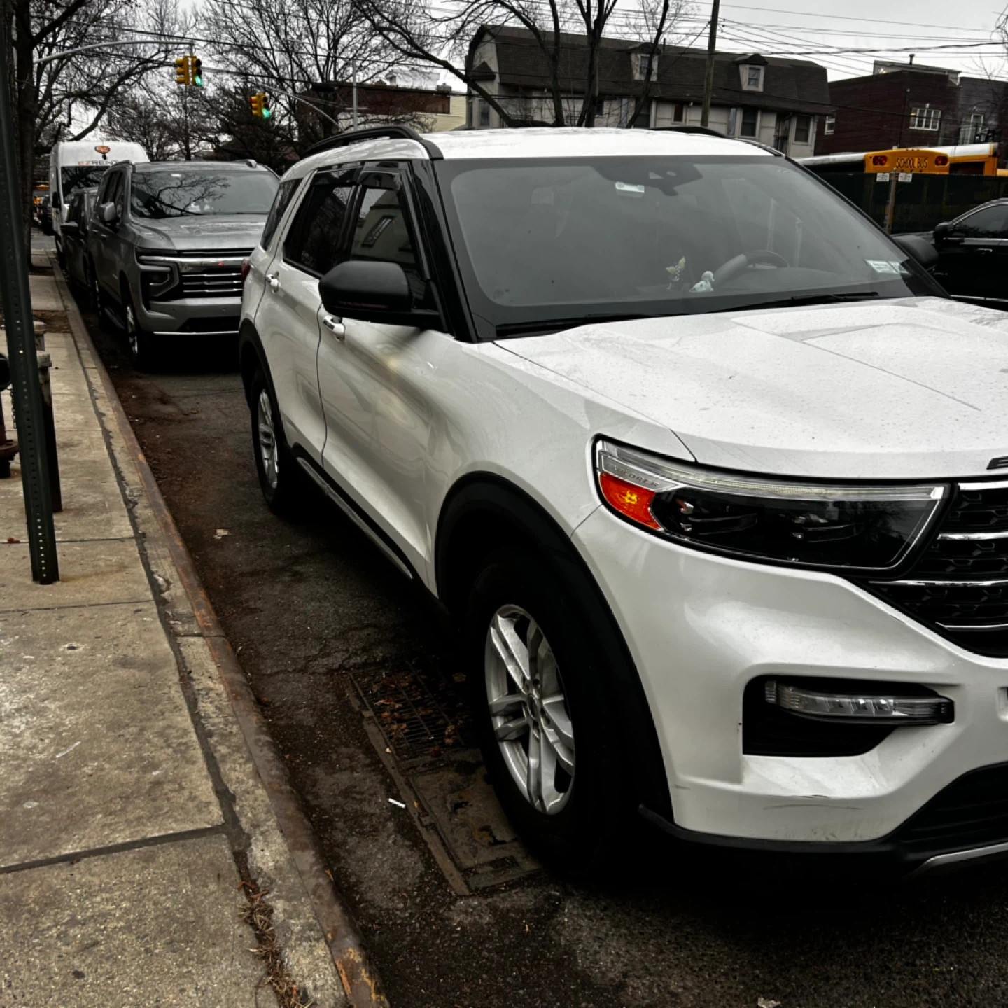 Ford Explorer SUV - White - photo 2