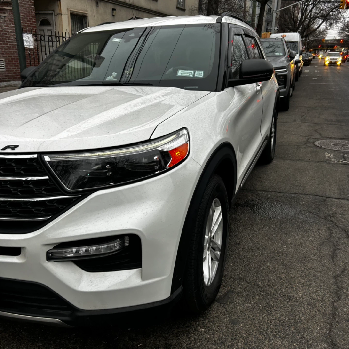 Ford Explorer SUV - White - photo 3