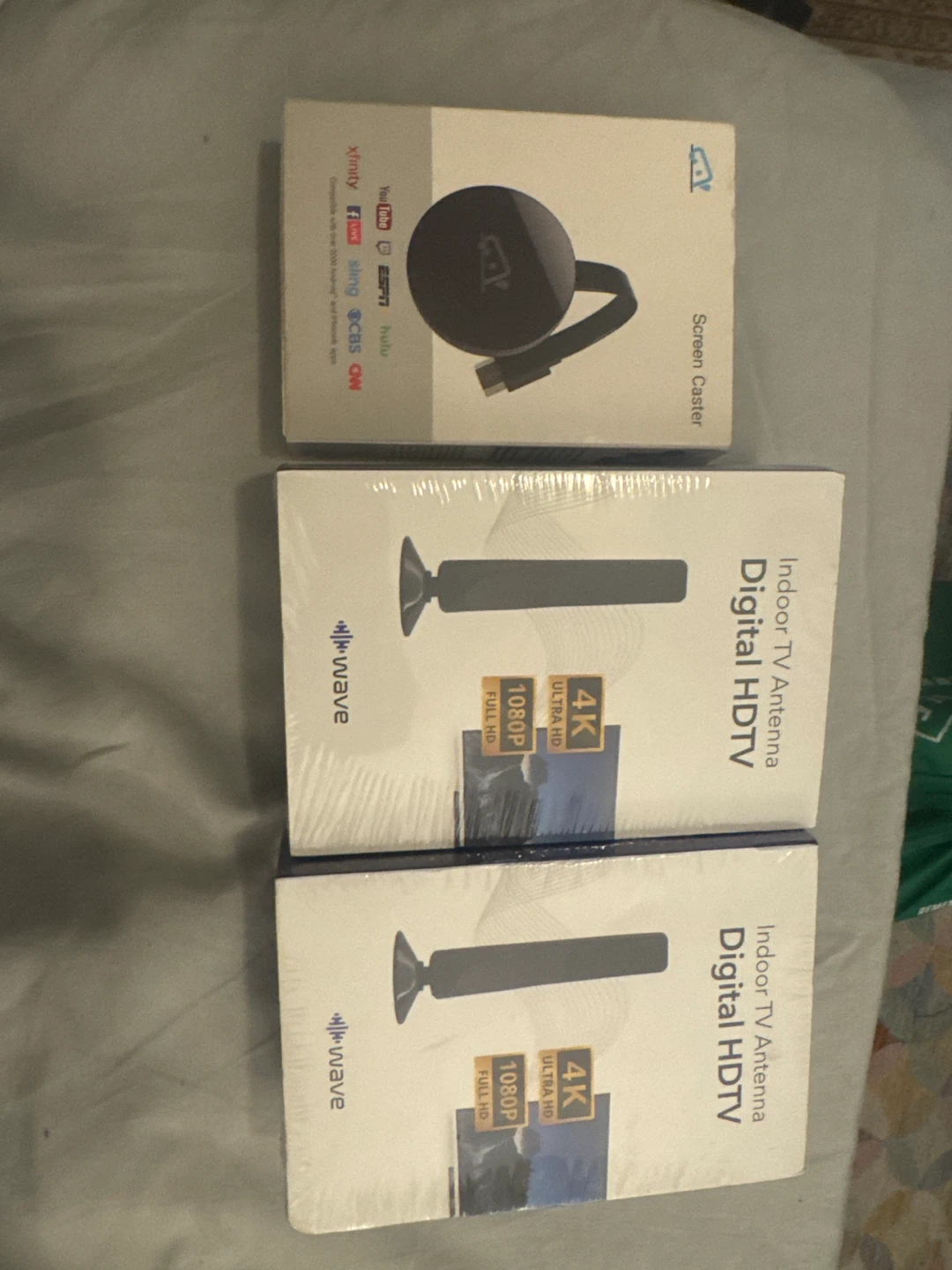 New Indoor Digital HDTV Antenna + Screen Caster