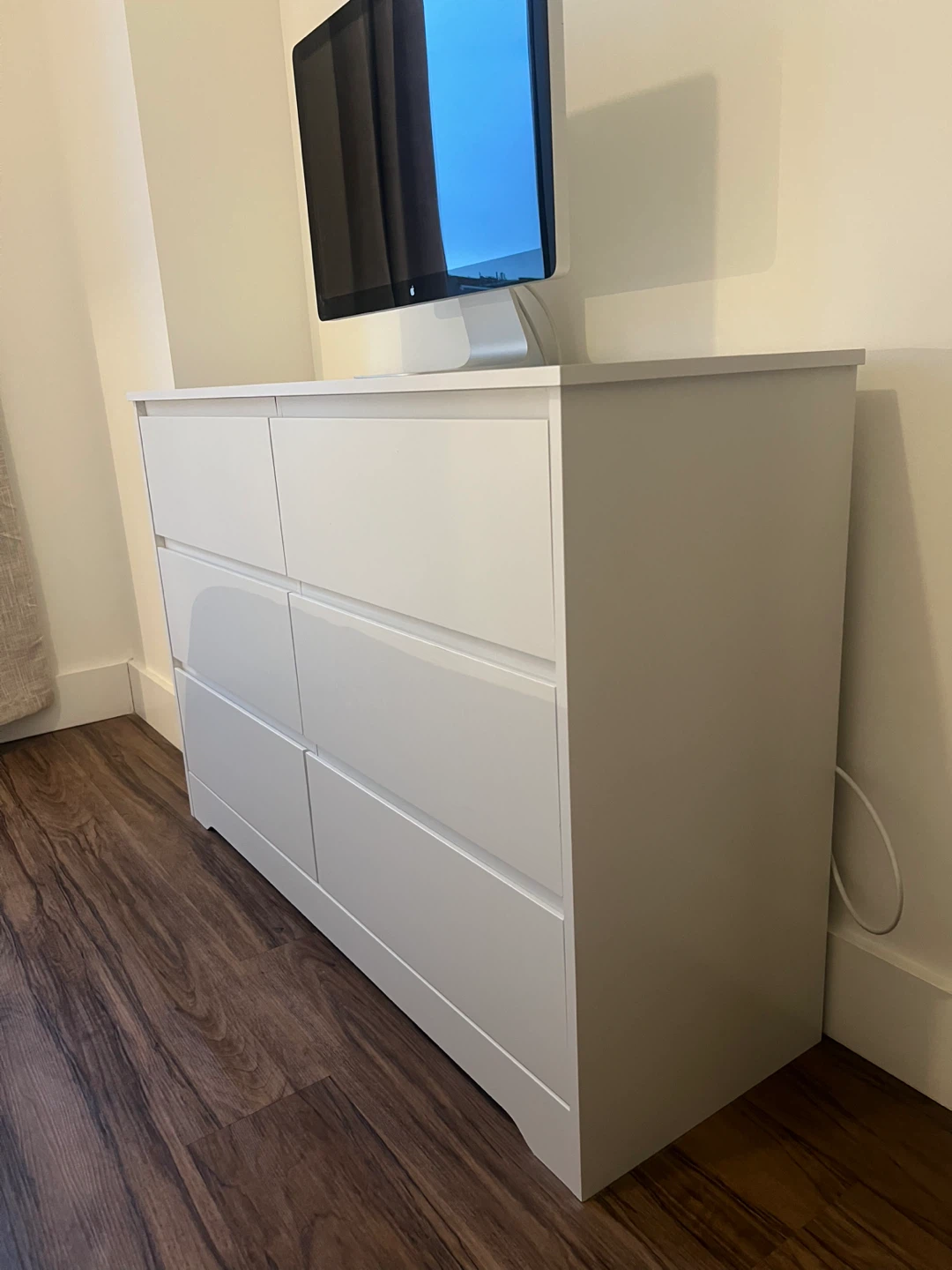 White 6-Drawer Dresser - photo 2