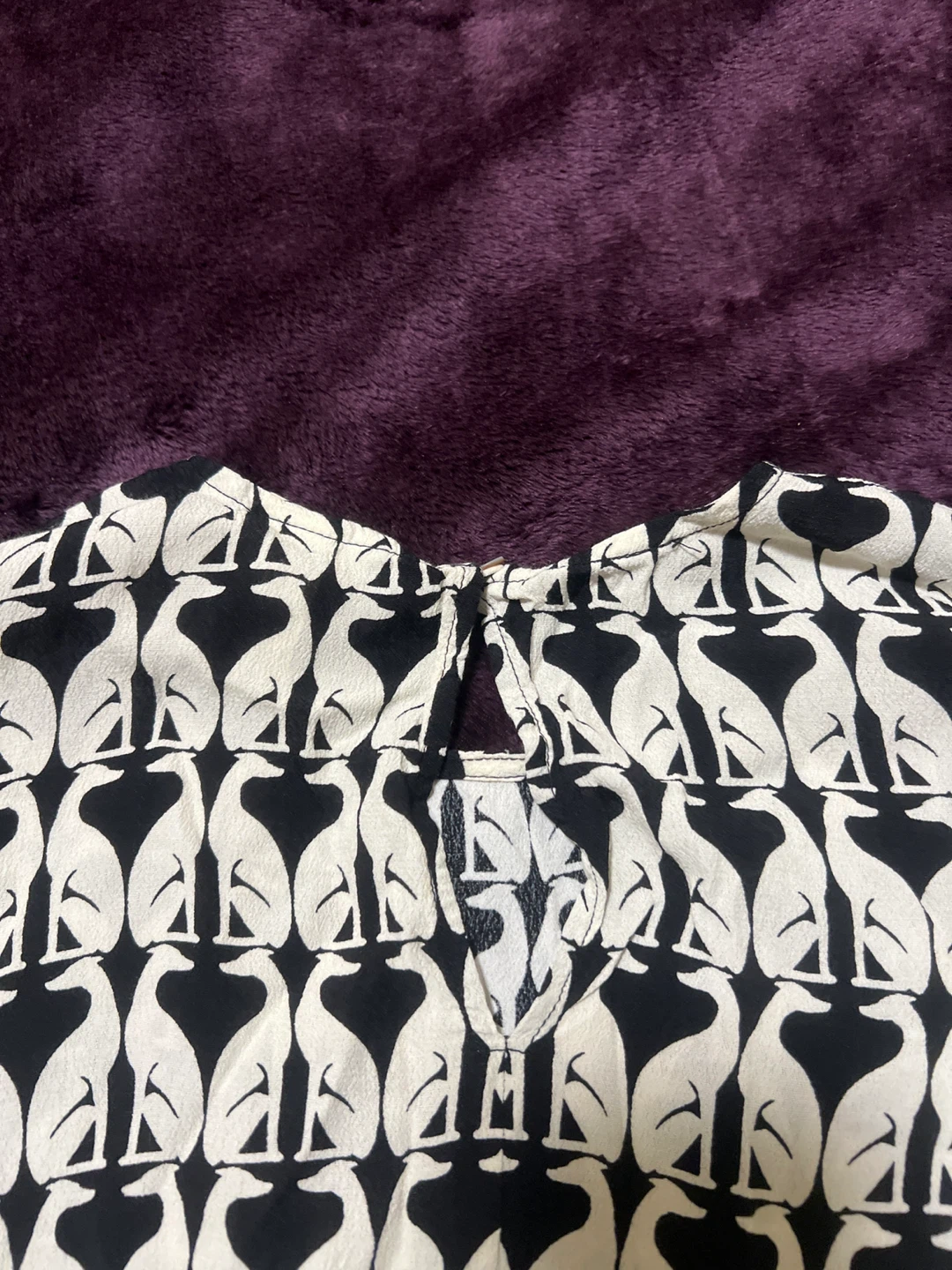 H&M Black & White Patterned Top - Size US 4 - photo 4