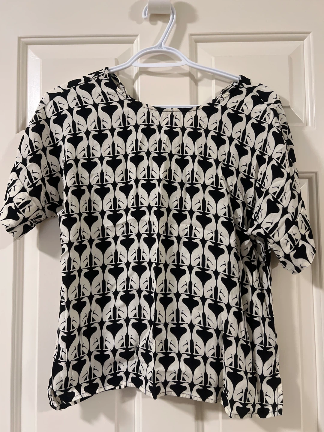 H&M Black & White Patterned Top - Size US 4