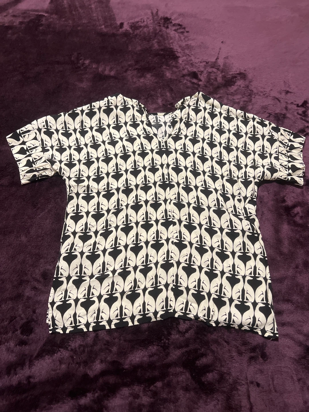 H&M Black & White Patterned Top - Size US 4 - photo 2