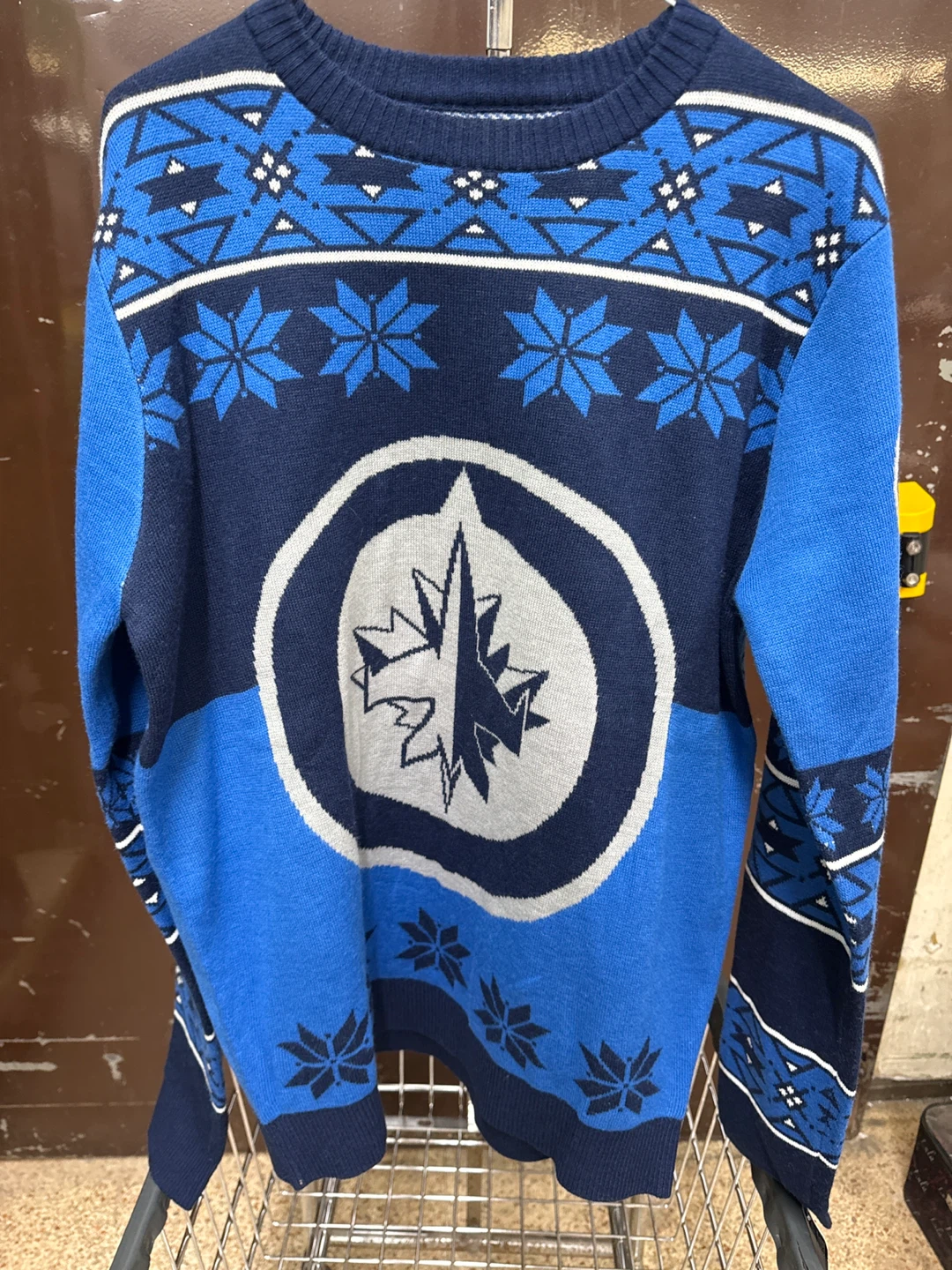 Winnipeg Jets NHL Sweater - Size L