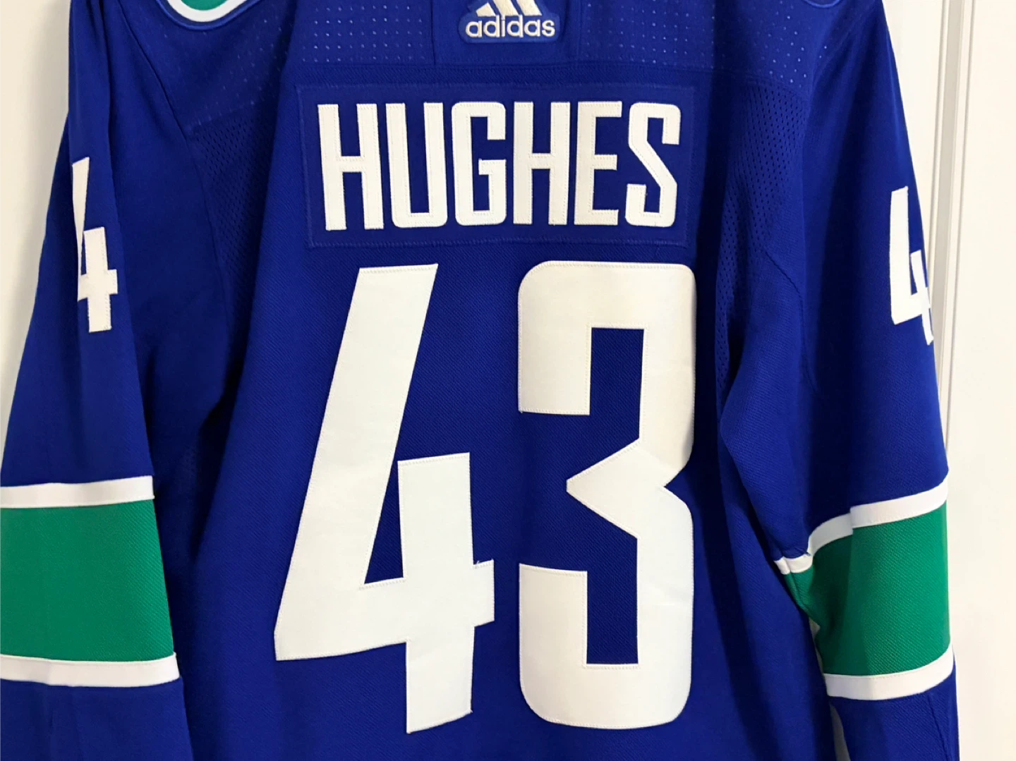 Authentic Adidas Vancouver Canucks Quinn Hughes Jersey 50 Medium - photo 2