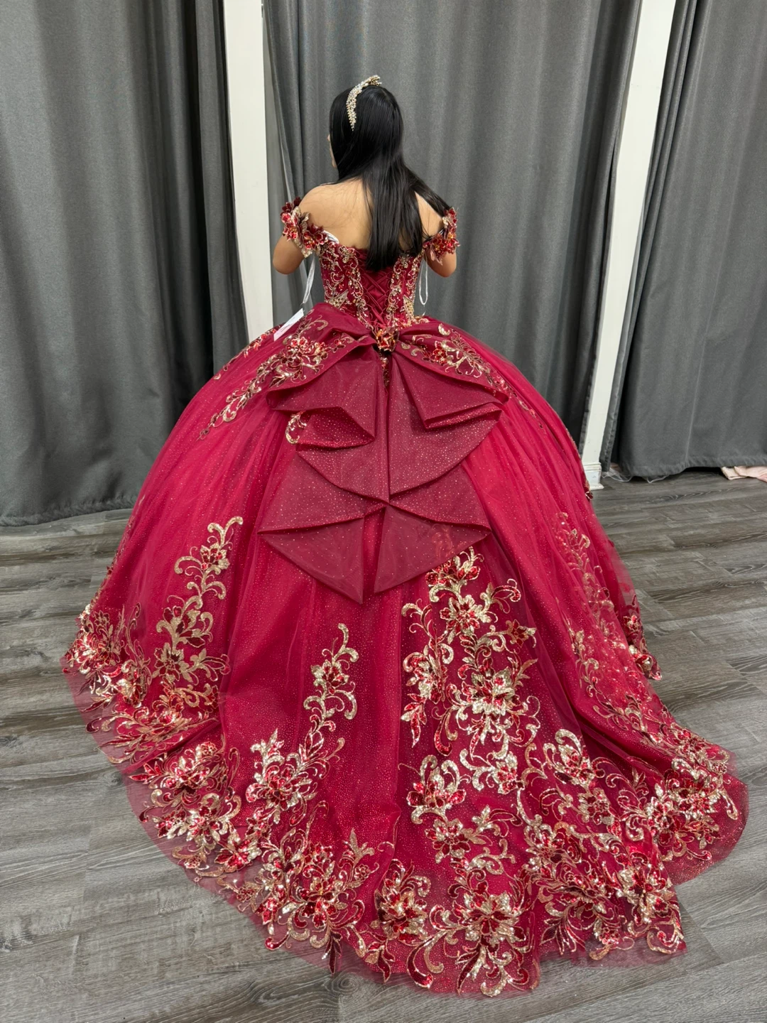 Burgundy & Gold Quinceañera Dress - photo 3