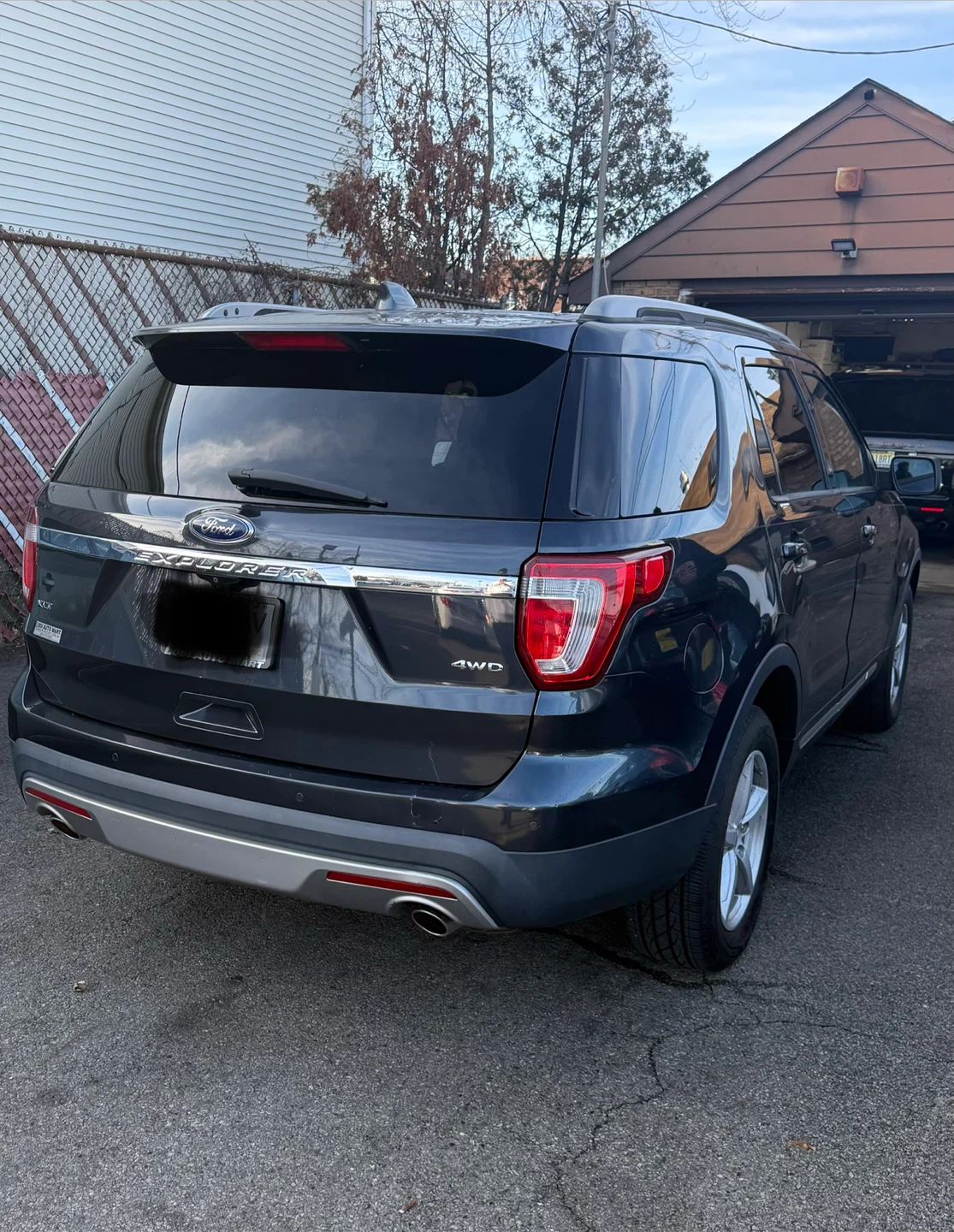 Ford Explorer 2017 XLT - photo 2