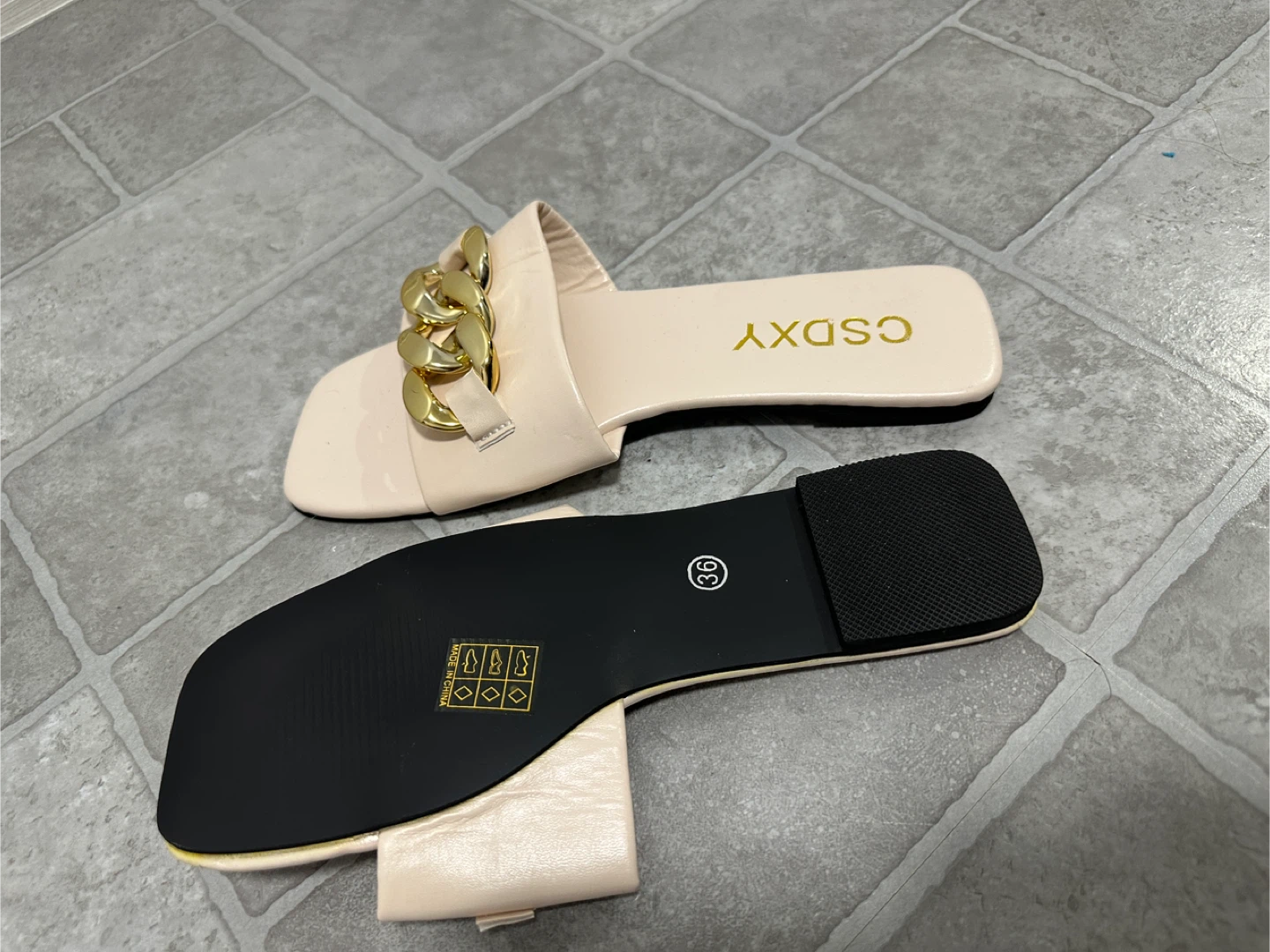 CSDXY Beige & Gold Chain Slides - Size 6 - photo 2