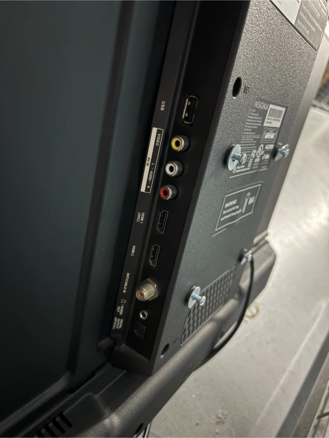 32” insignia LED TV Not Smart TV - photo 2