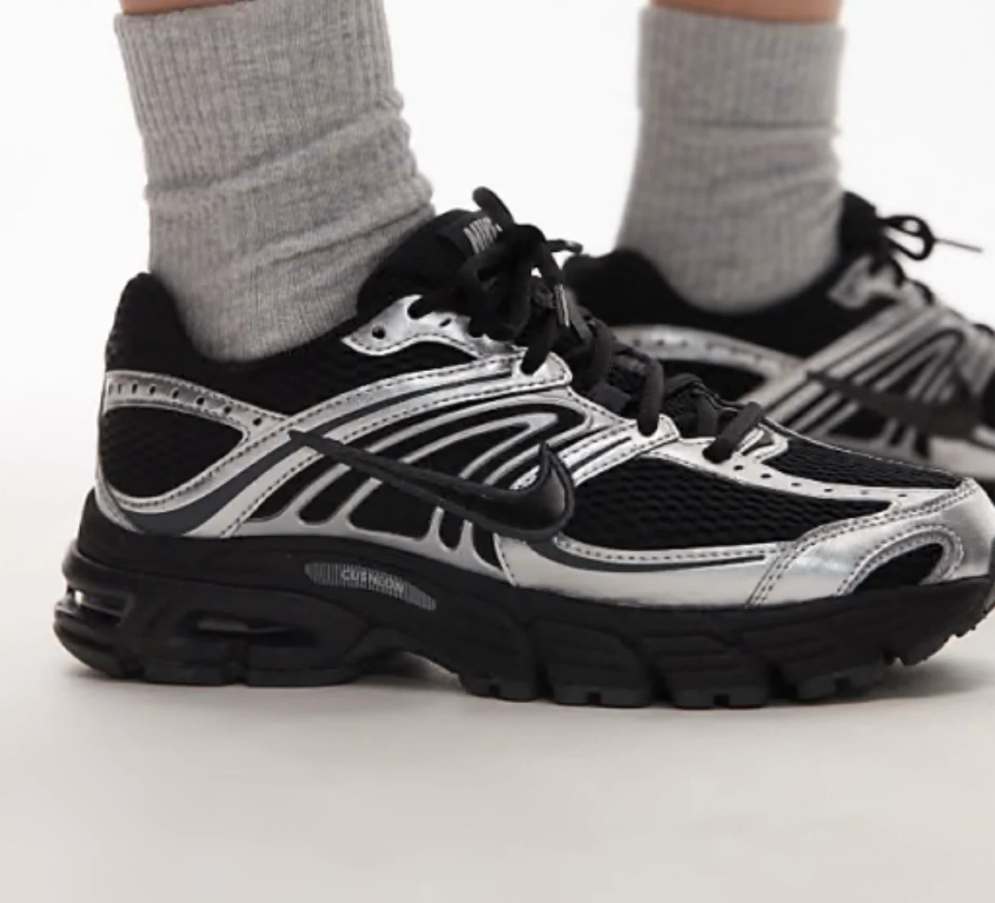 Nike Air Max US 8.5 Black/Silver - photo 4