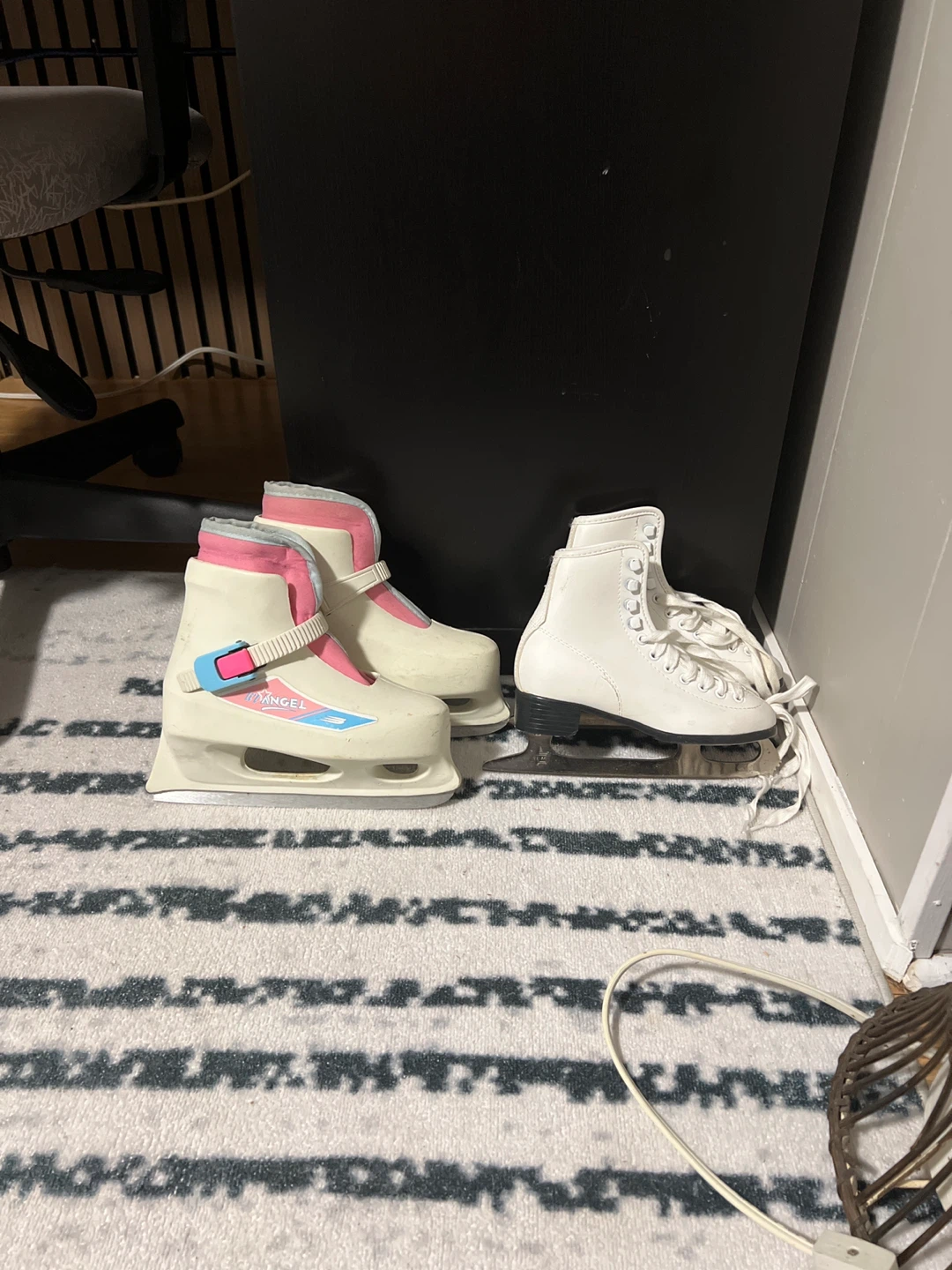 Children’s ice skates 🧡