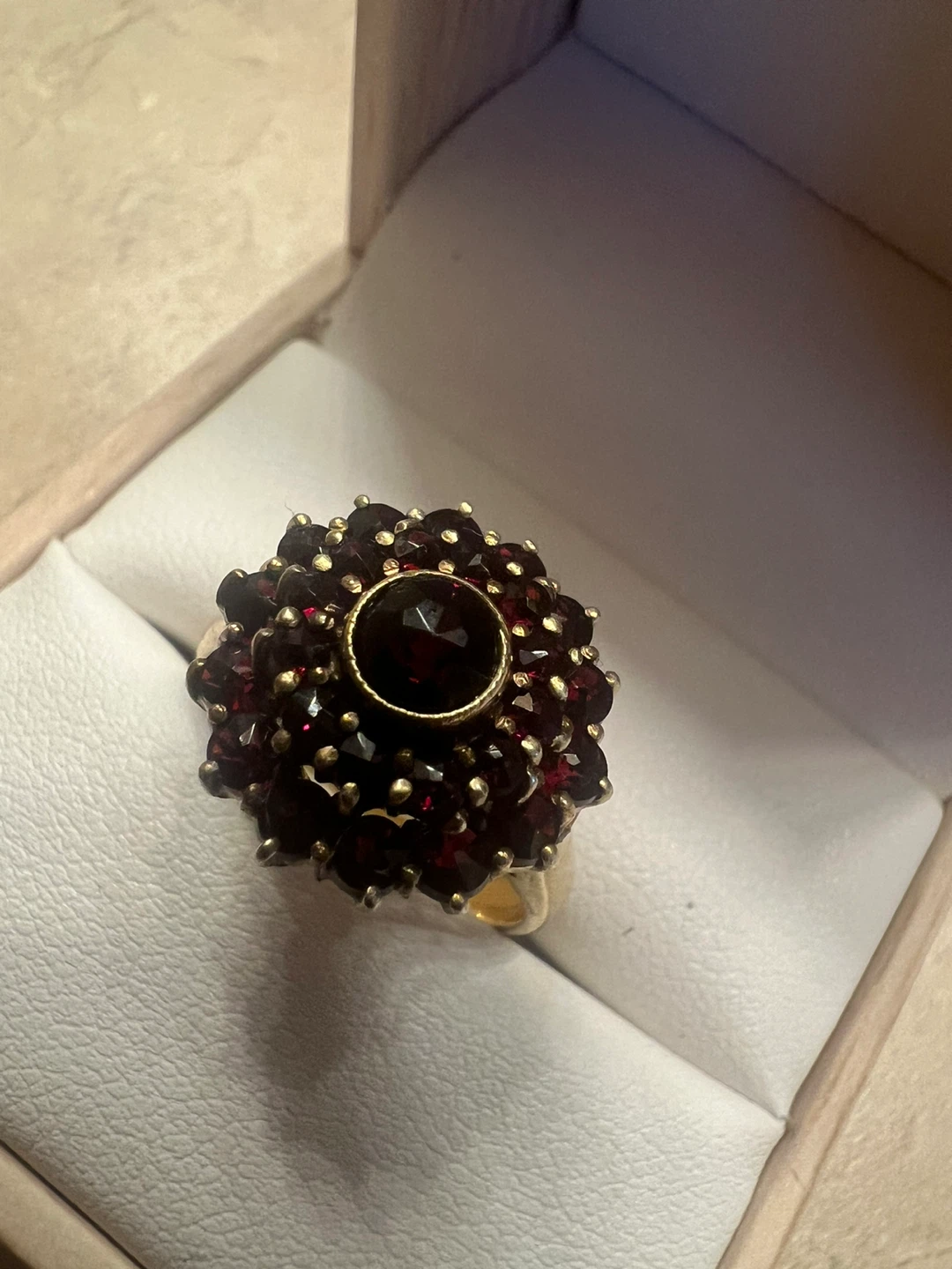 10K Gold Garnet Ring - photo 2