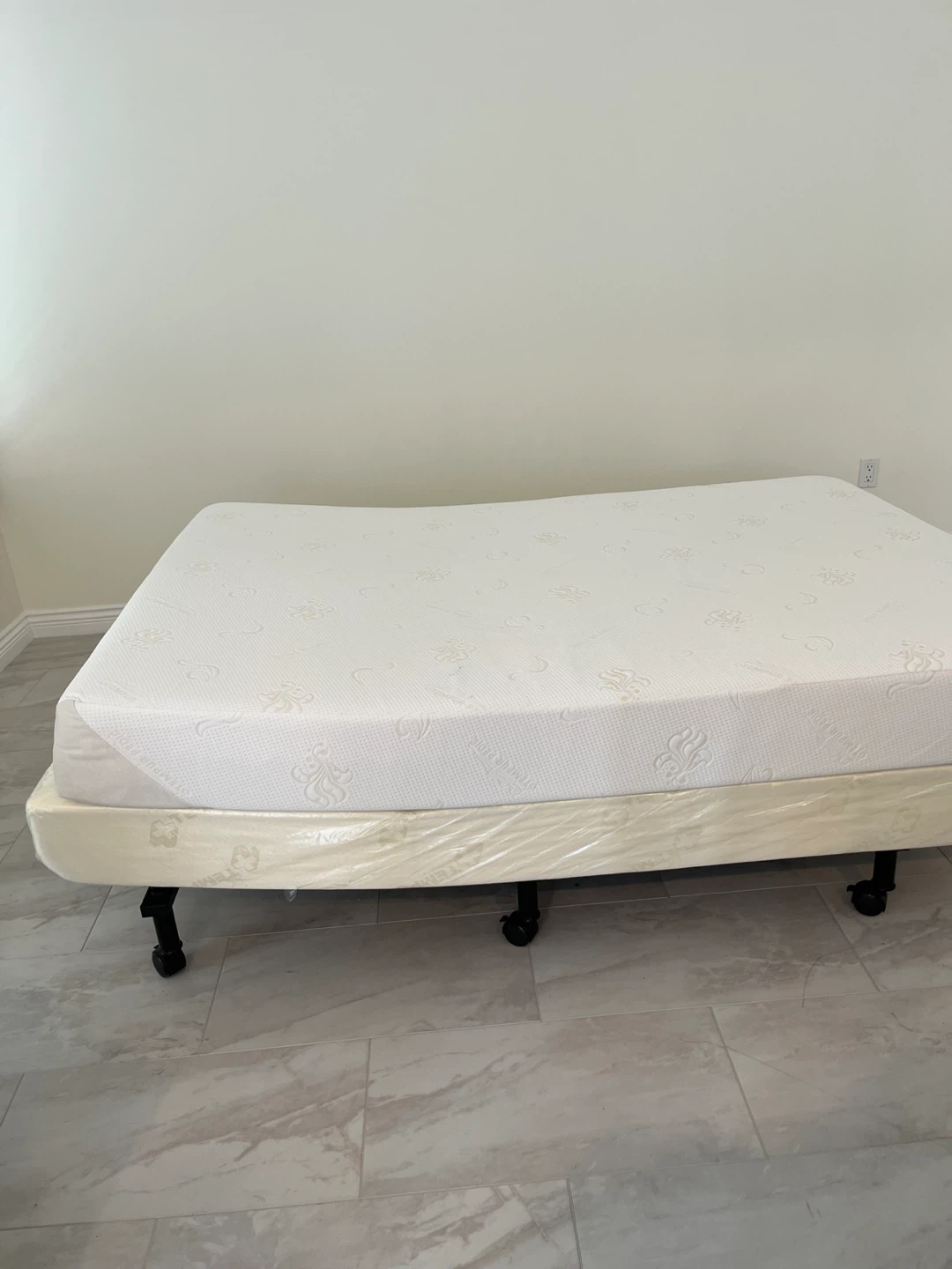 Tempur-Pedic Adjustable Bed with Remote