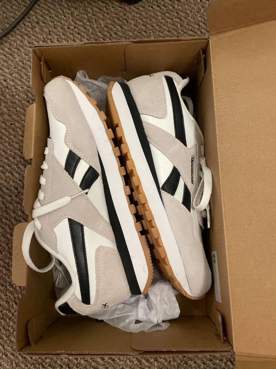 Reebok White & Beige Sneakers (Size 7.5 Women’s) - photo 4