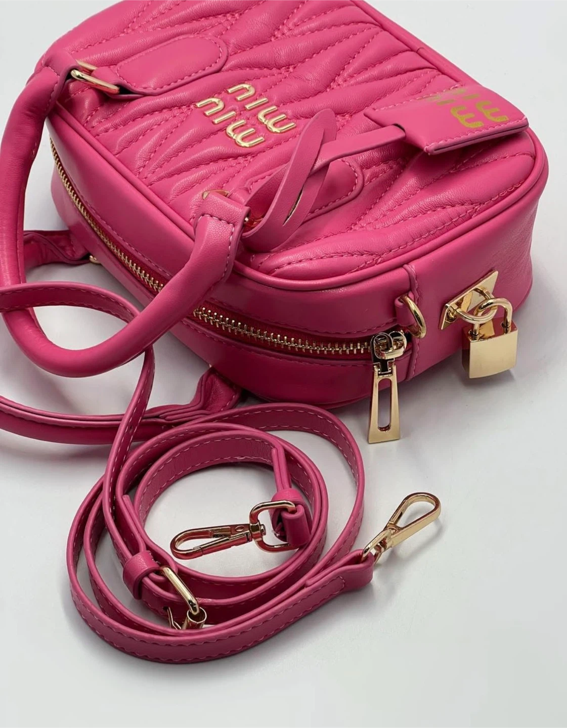 Miu Miu Pink Leather Handbag - photo 2